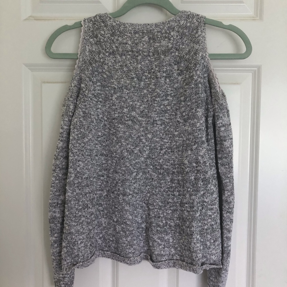 Cold-shoulder Sweater - Picture 2 of 2